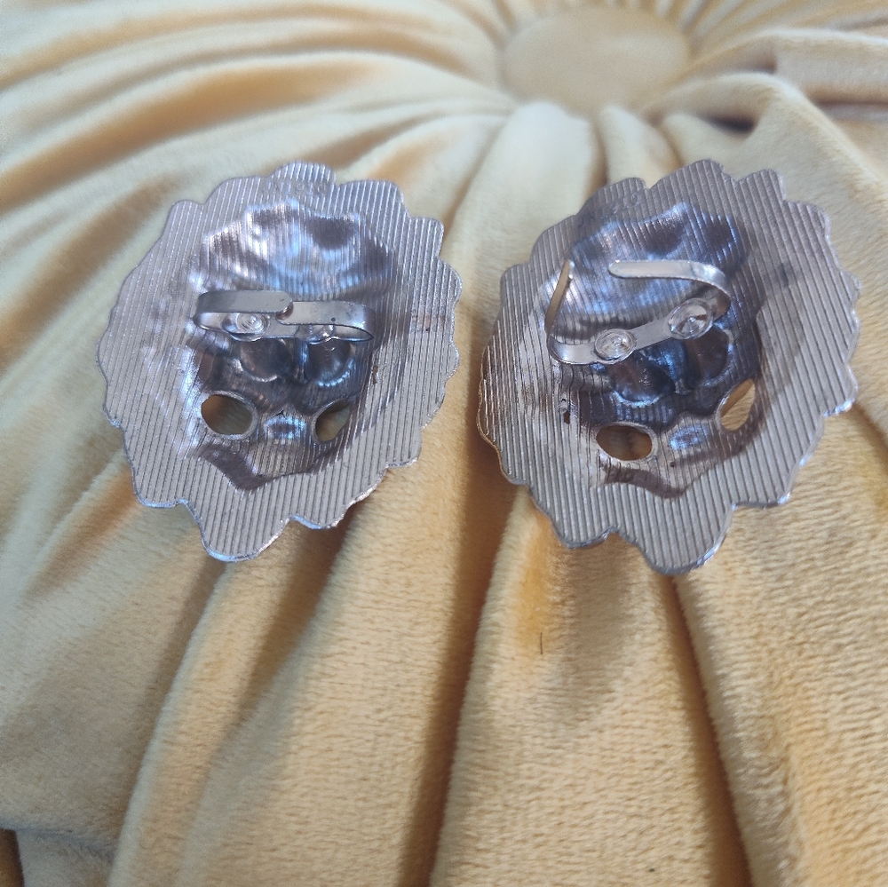 GORGEOUS Lion Head Shoe Clips - Picture 7 of 9